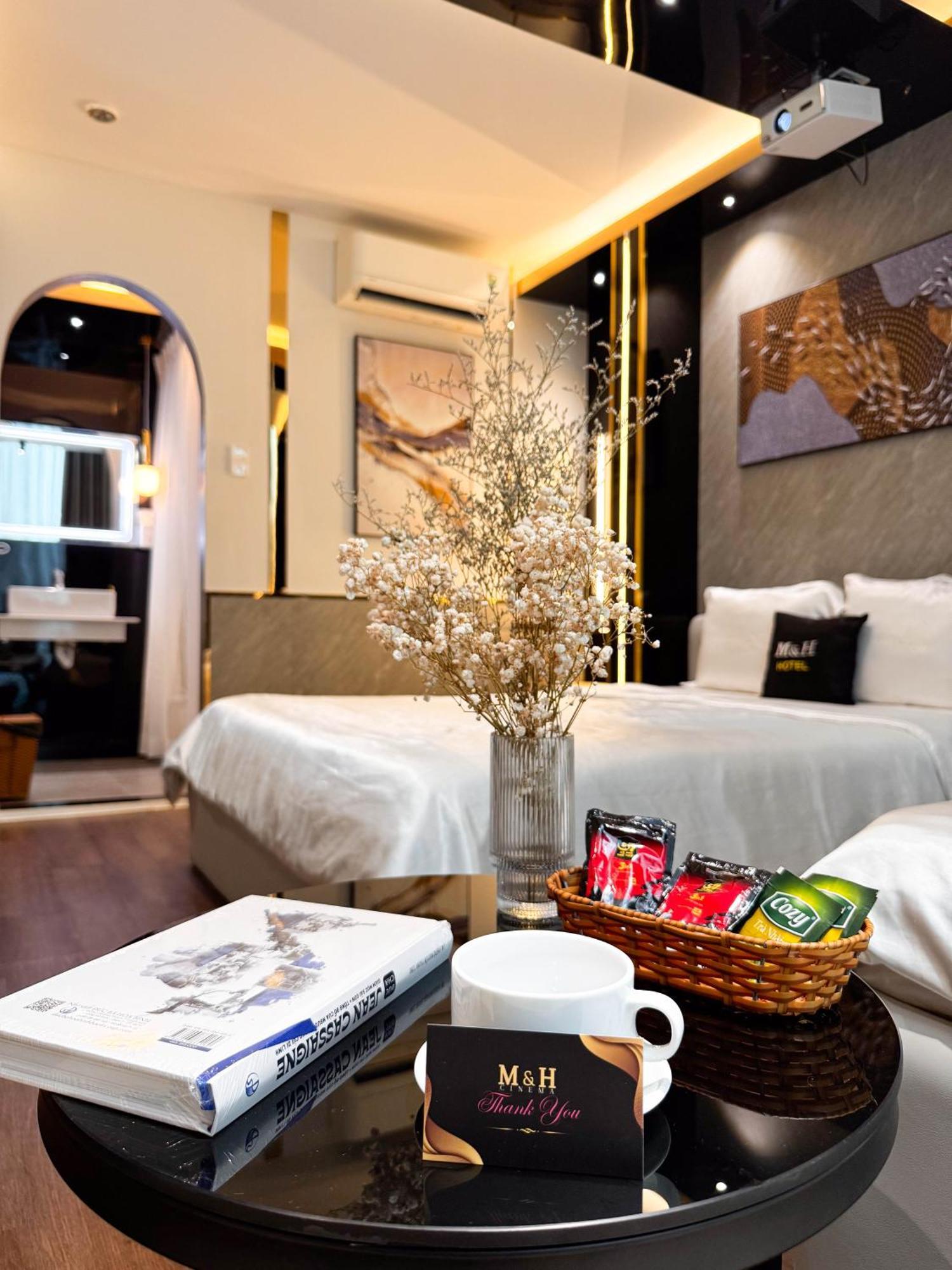 M&H Hotel Хошимін Екстер'єр фото