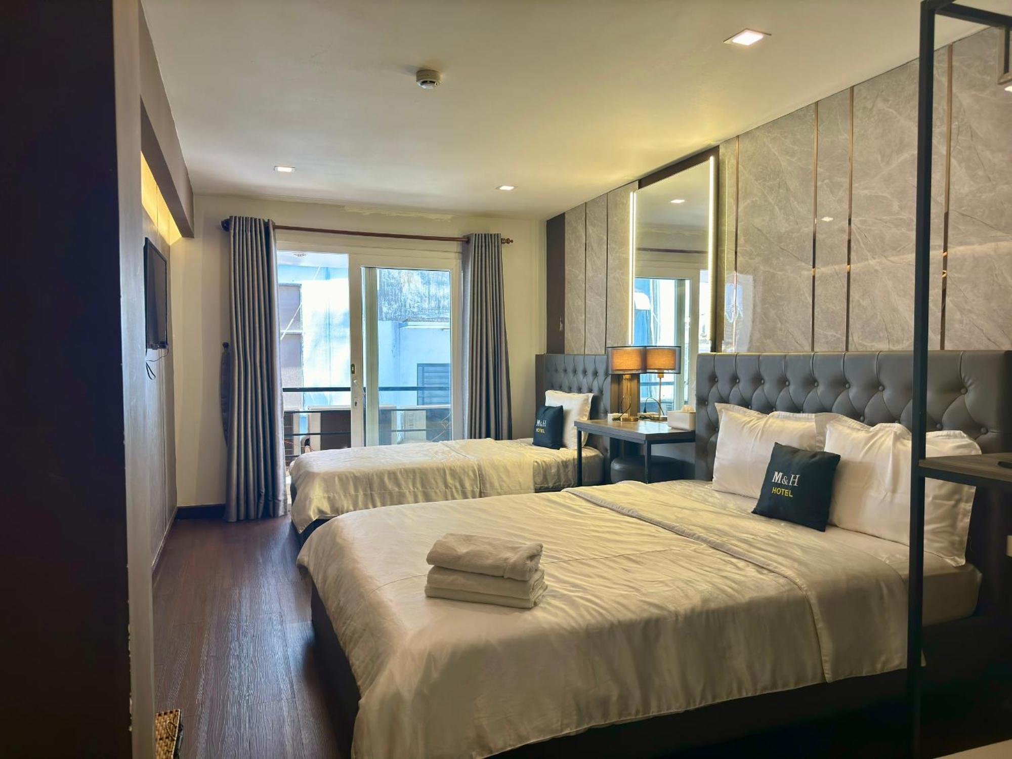 M&H Hotel Хошимін Екстер'єр фото