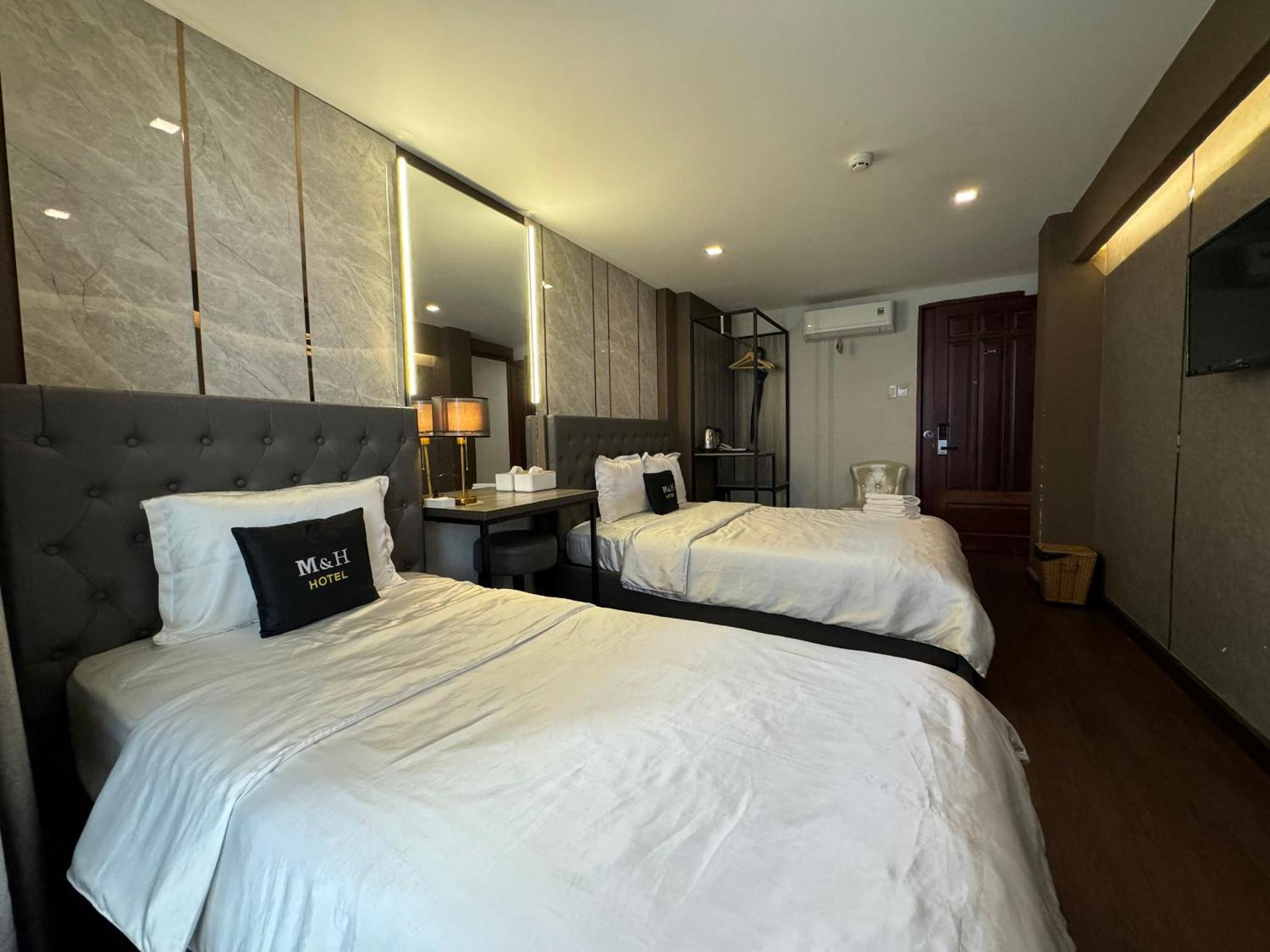 M&H Hotel Хошимін Екстер'єр фото