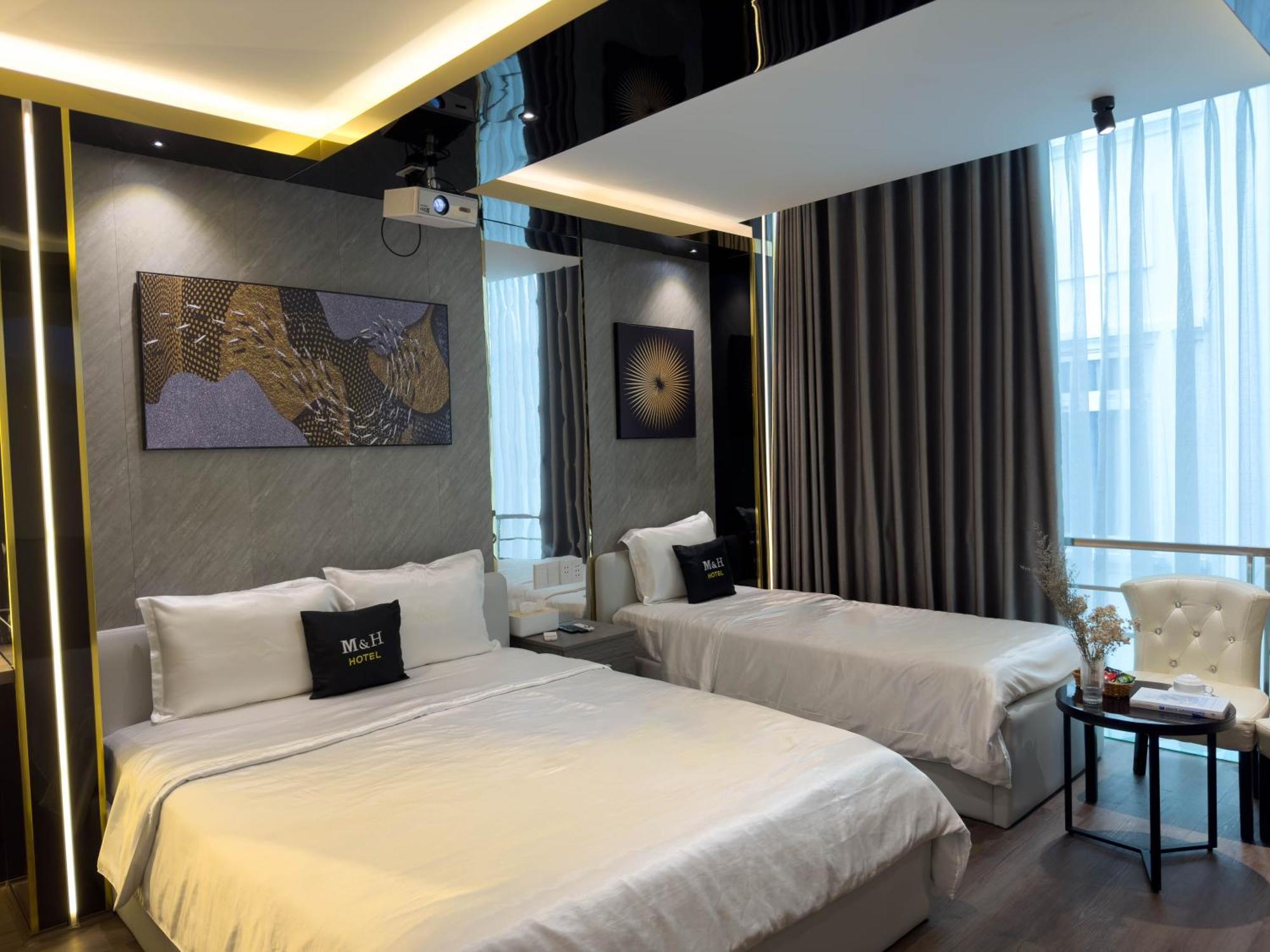 M&H Hotel Хошимін Екстер'єр фото