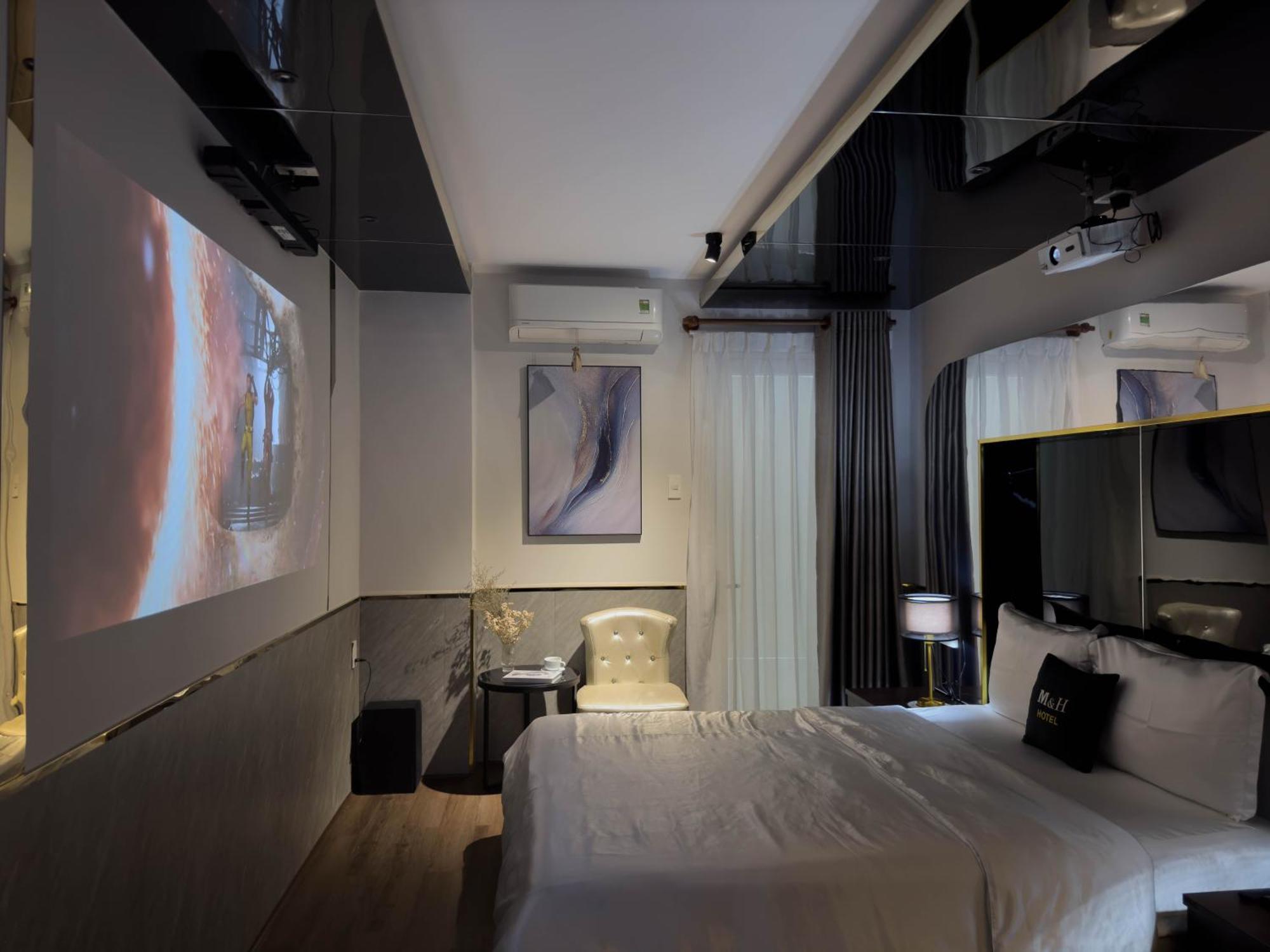 M&H Hotel Хошимін Екстер'єр фото