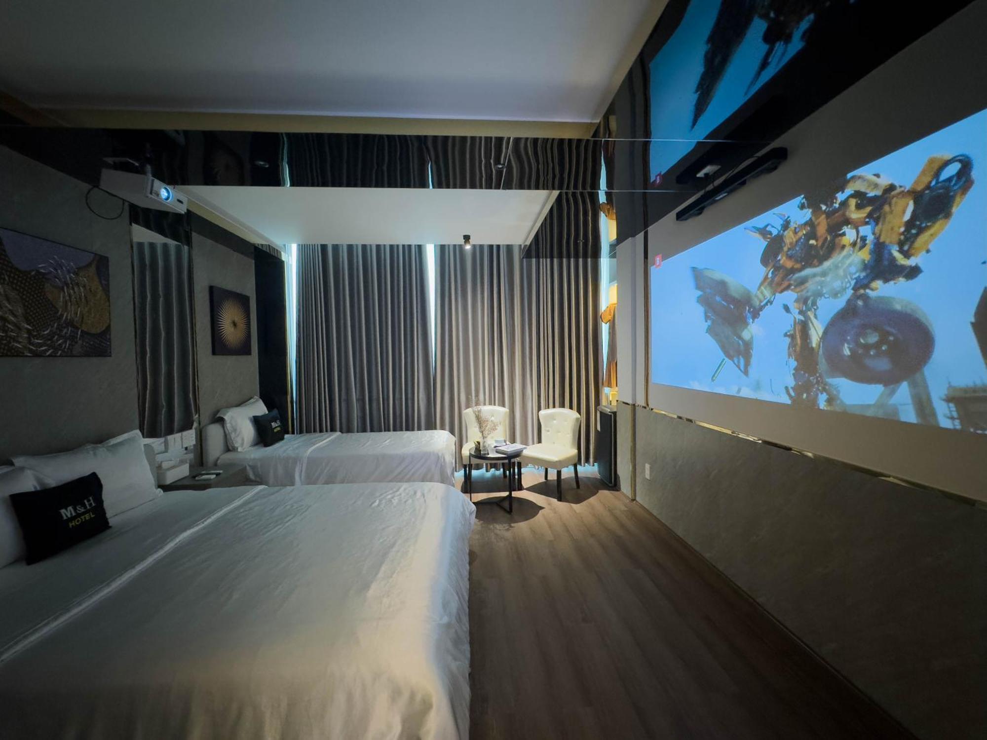 M&H Hotel Хошимін Екстер'єр фото