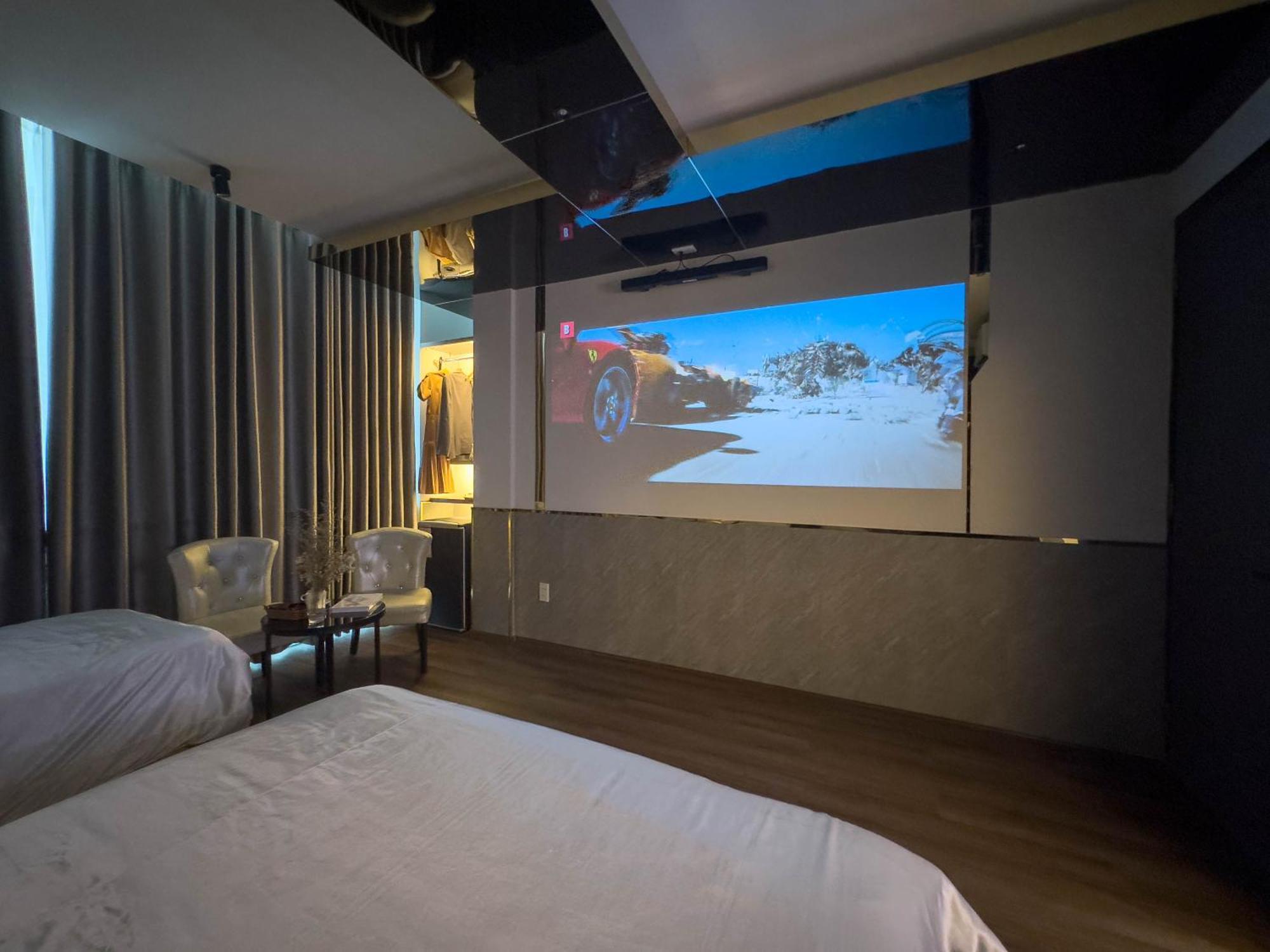 M&H Hotel Хошимін Екстер'єр фото