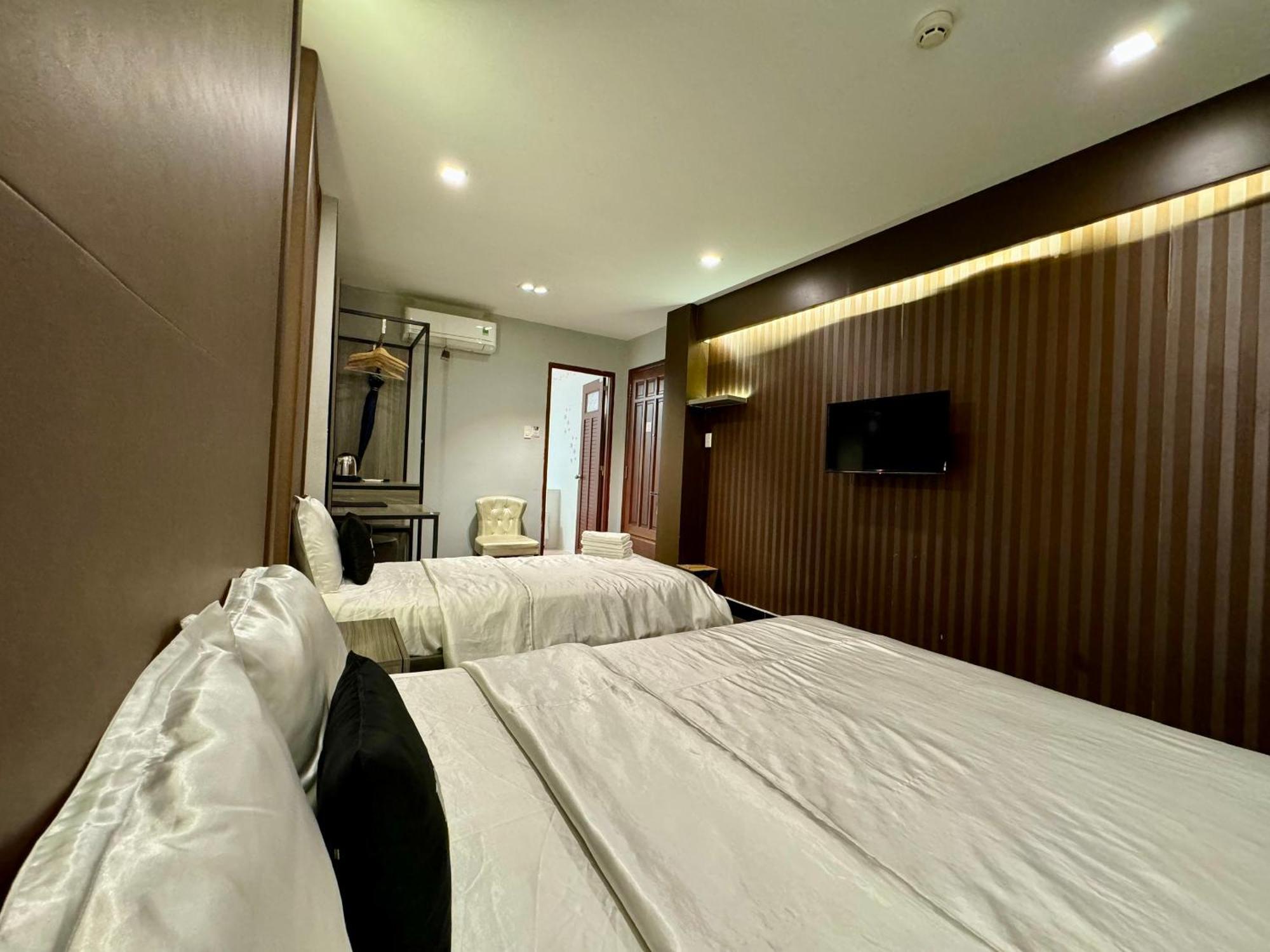 M&H Hotel Хошимін Екстер'єр фото