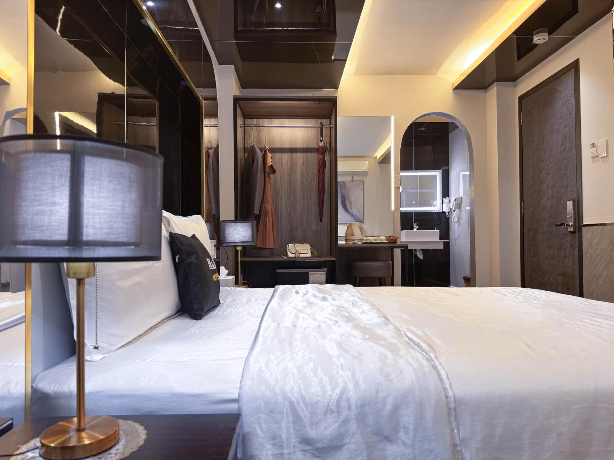 M&H Hotel Хошимін Екстер'єр фото