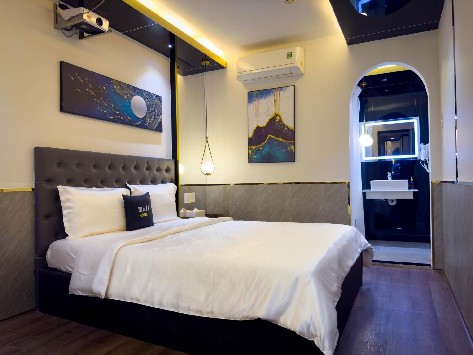 M&H Hotel Хошимін Екстер'єр фото