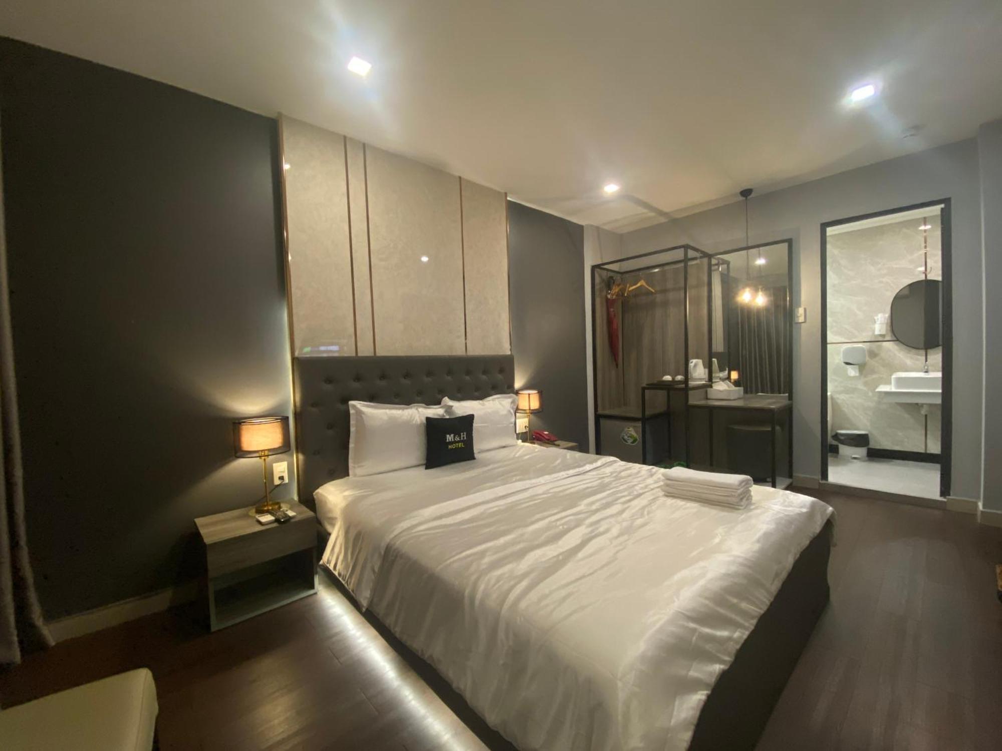 M&H Hotel Хошимін Екстер'єр фото