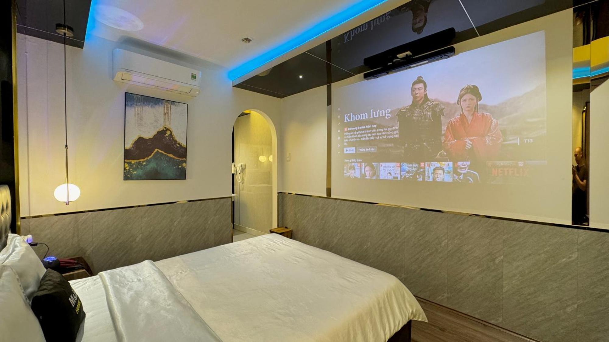 M&H Hotel Хошимін Екстер'єр фото