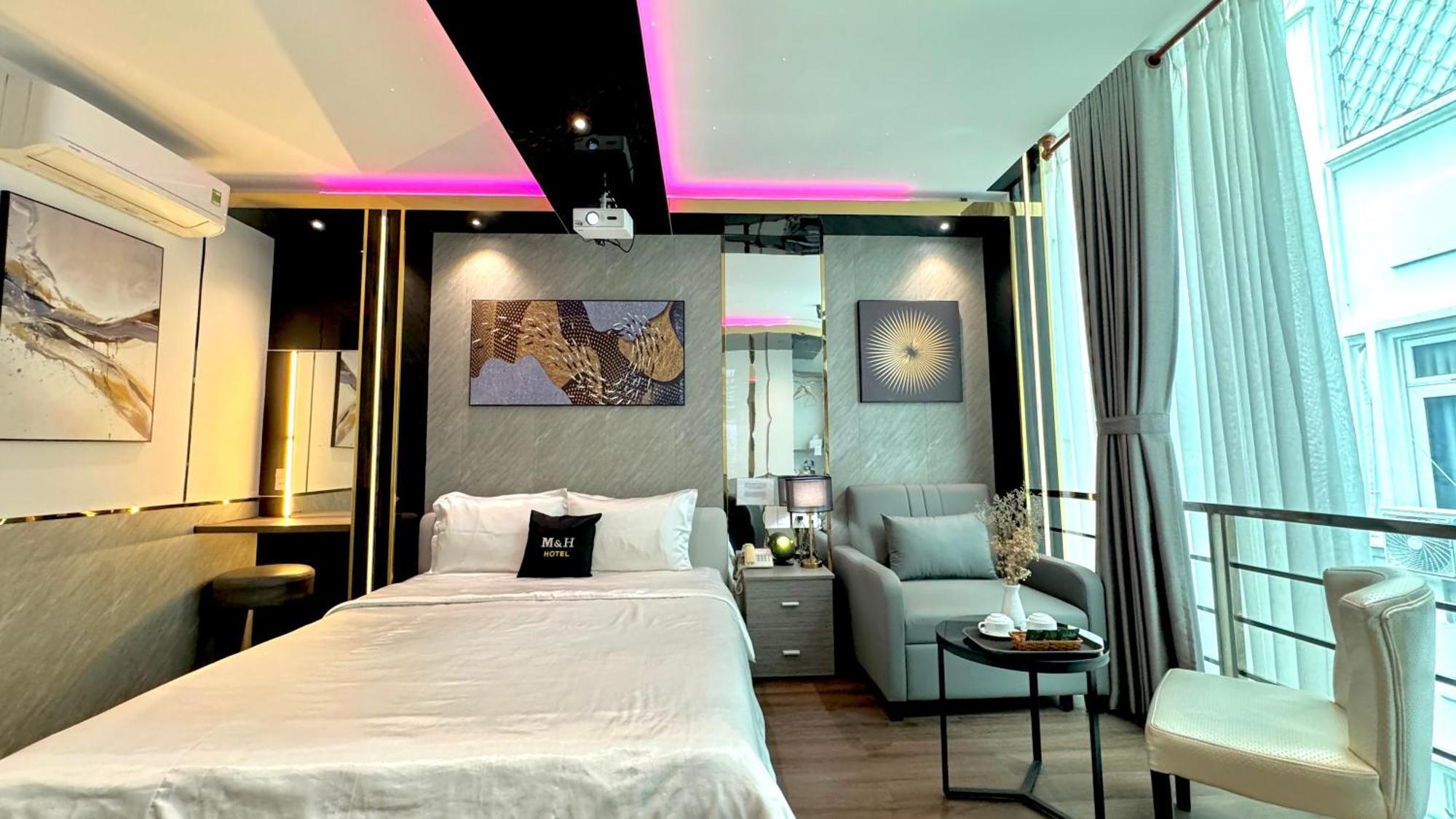 M&H Hotel Хошимін Екстер'єр фото