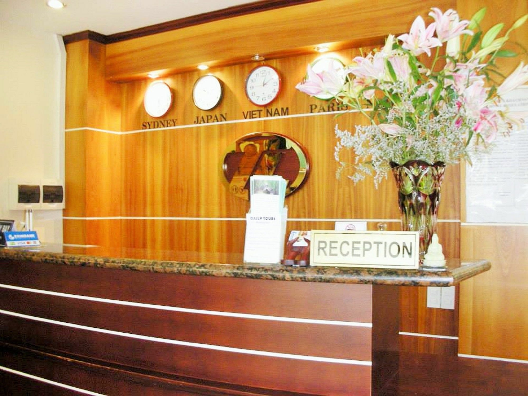 M&H Hotel Хошимін Екстер'єр фото